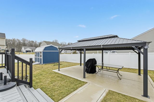 7453 E 120th Avenue, Crown Point, IN 46307