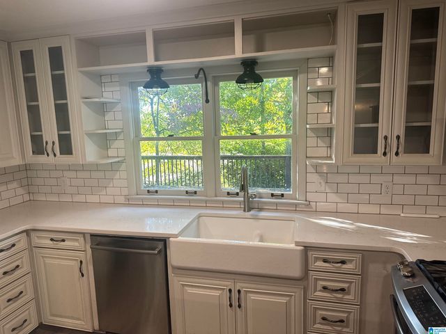 1504 RAINBOW CIRCLE, Anniston, AL 36207