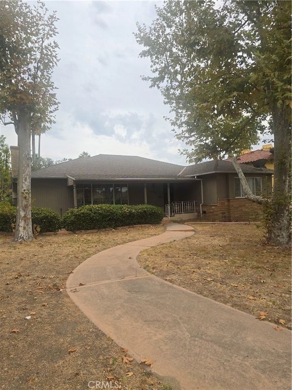 1760 Grandview, Glendale, CA 91201 — exterior