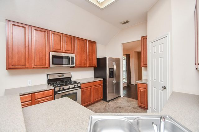 9004 Sunrise Trail, Pearland, TX 77584