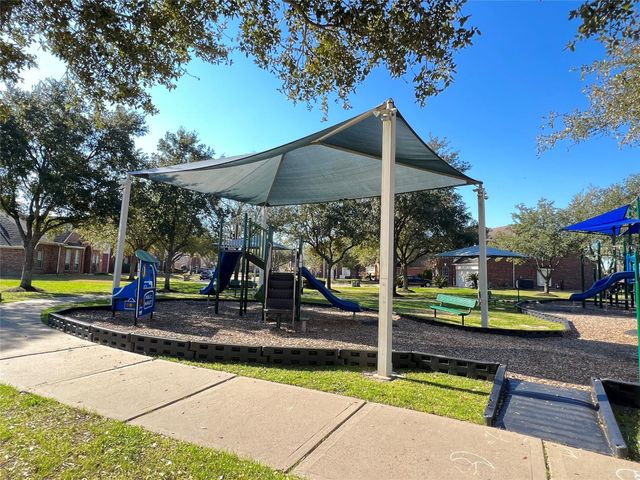 9004 Sunrise Trail, Pearland, TX 77584