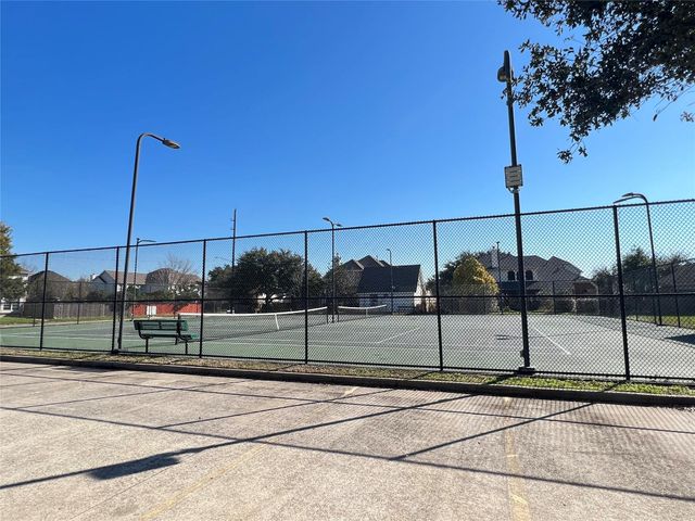 9004 Sunrise Trail, Pearland, TX 77584