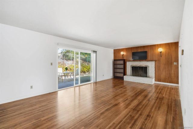 916 Country Club, Escondido, CA 92029