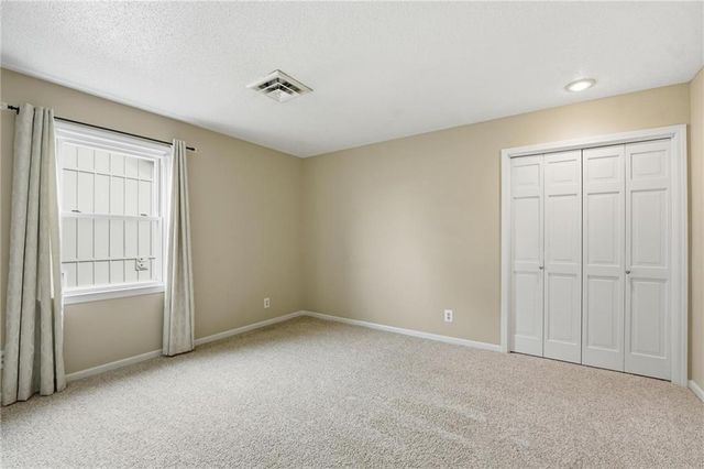 5118 N Monroe Avenue, Kansas City, MO 64119