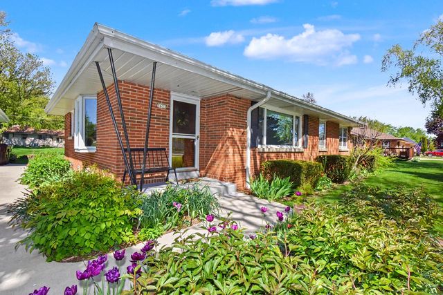 3633 158th STREET, New Berlin, WI 53151