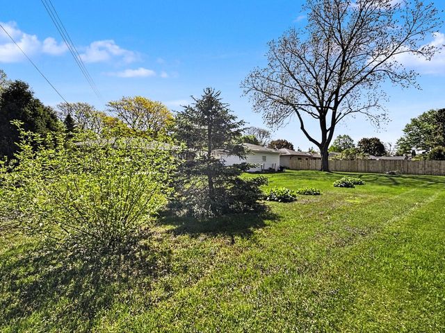 3633 158th STREET, New Berlin, WI 53151