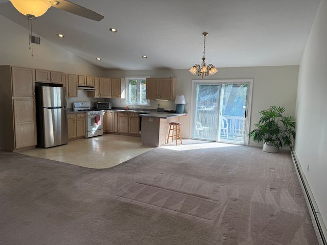 6 Golf Street, Dartmouth, MA 02747