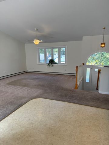 6 Golf Street, Dartmouth, MA 02747