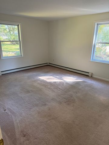6 Golf Street, Dartmouth, MA 02747