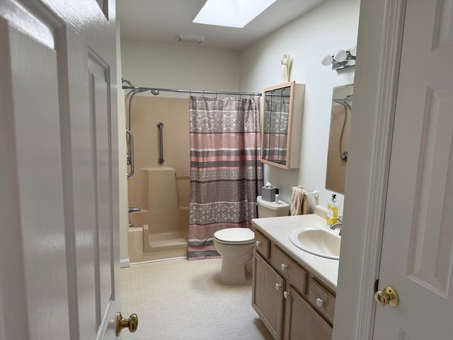 6 Golf Street, Dartmouth, MA 02747