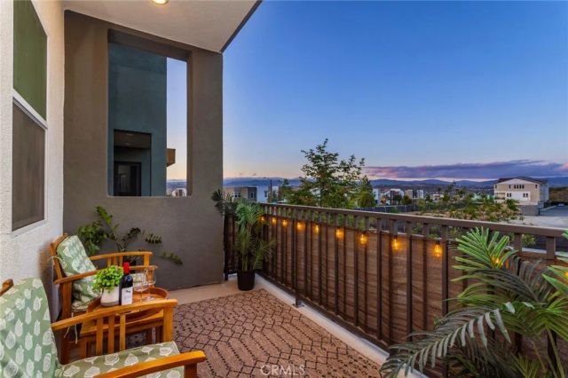 27562 Sparrow Court, Valencia, CA 91381