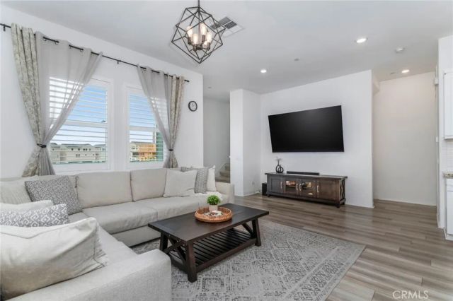 27562 Sparrow Court, Valencia, CA 91381