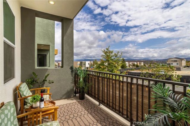27562 Sparrow Court, Valencia, CA 91381
