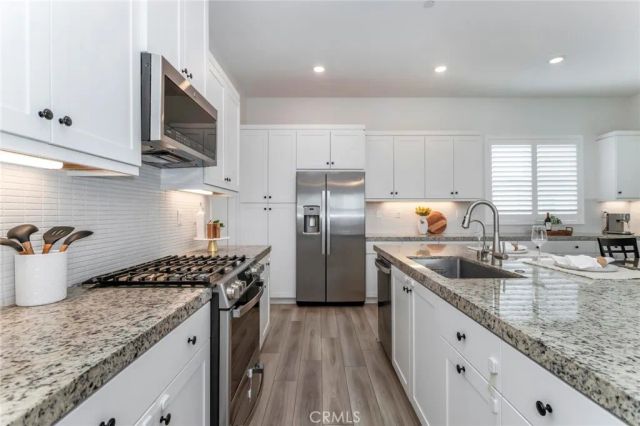 27562 Sparrow Court, Valencia, CA 91381