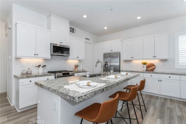 27562 Sparrow Court, Valencia, CA 91381
