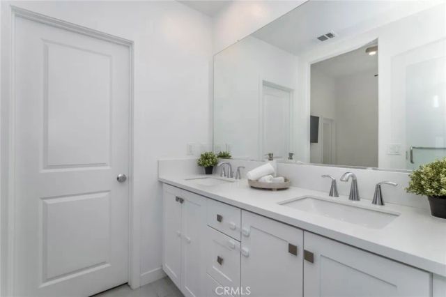 27562 Sparrow Court, Valencia, CA 91381