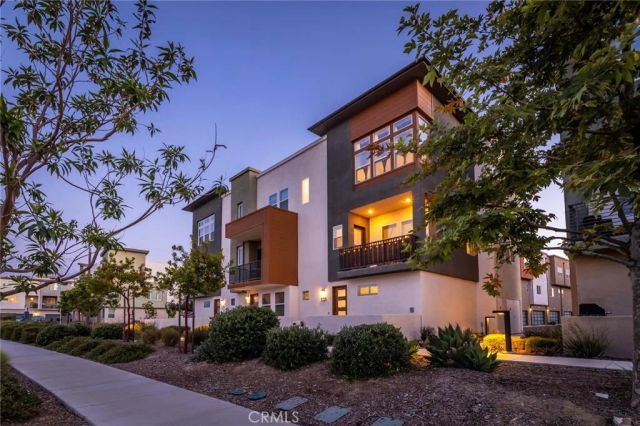 27562 Sparrow Court, Valencia, CA 91381