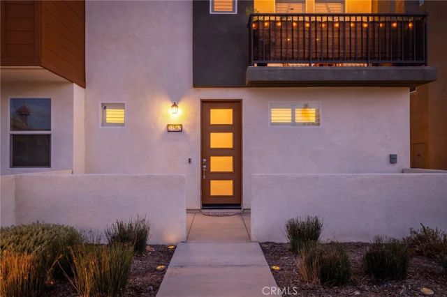 27562 Sparrow Court, Valencia, CA 91381