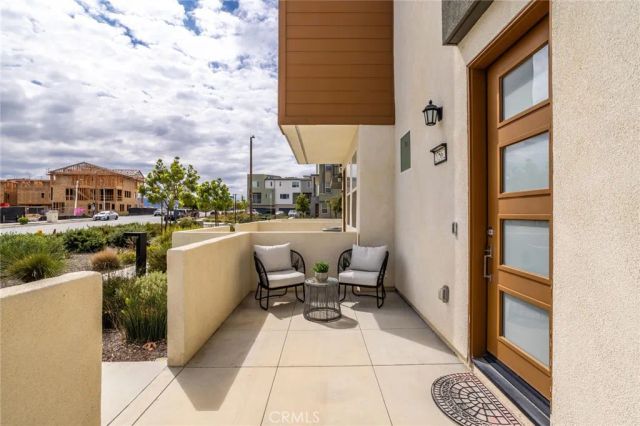 27562 Sparrow Court, Valencia, CA 91381