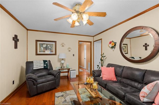 1609 Cedarlimb Court, Winston-salem, NC 27127