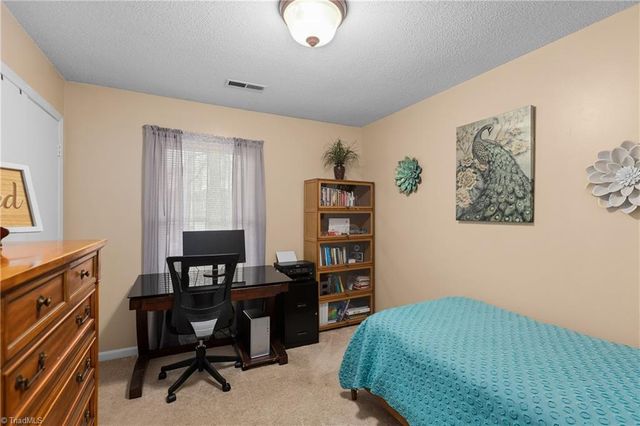 1609 Cedarlimb Court, Winston-salem, NC 27127