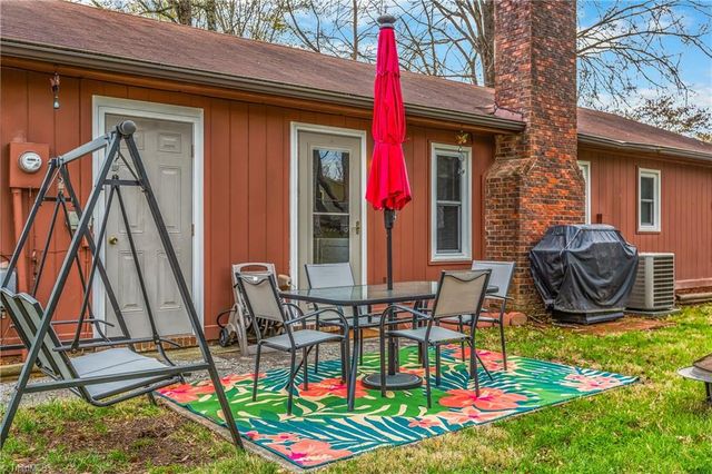 1609 Cedarlimb Court, Winston-salem, NC 27127