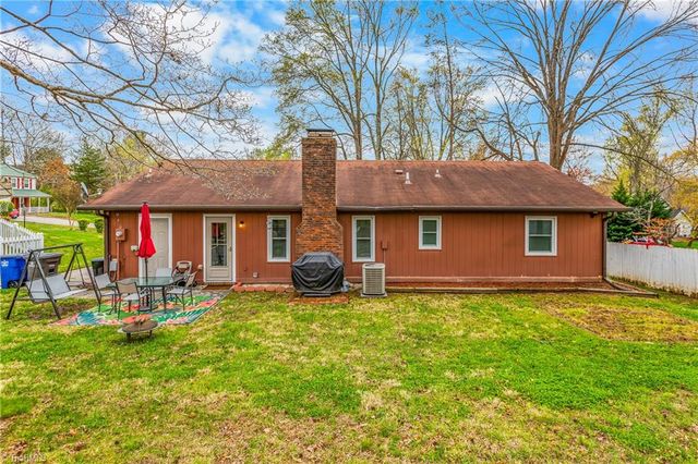 1609 Cedarlimb Court, Winston-salem, NC 27127