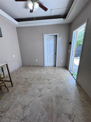 955 SW 75th Ave 2, Miami, FL 33144