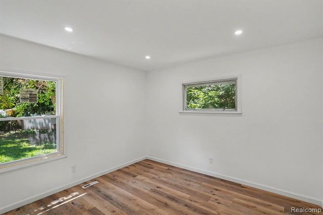 3217 W Cass Avenue, Flint, MI 48504