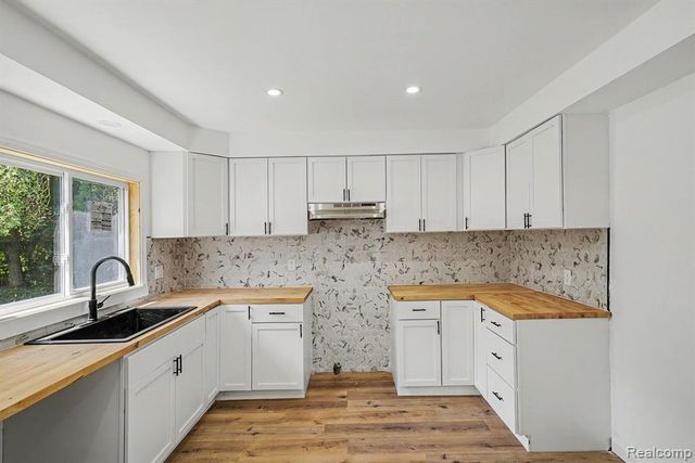 3217 W Cass Avenue, Flint, MI 48504