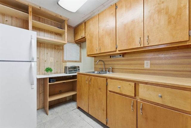 2132 Linda Dr, Westlake, LA 70669