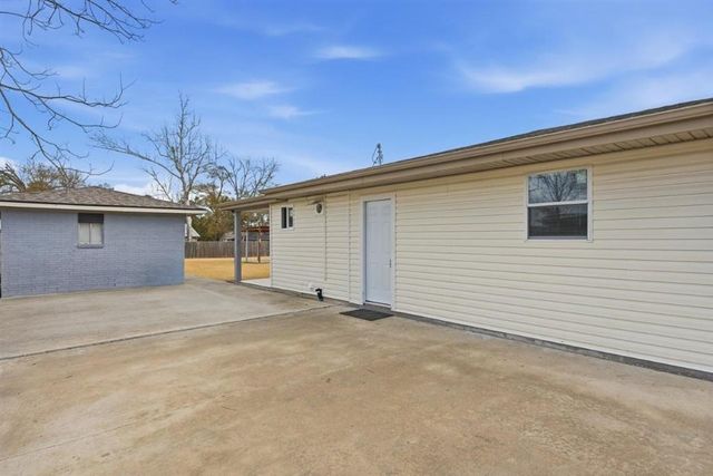 2132 Linda Dr, Westlake, LA 70669