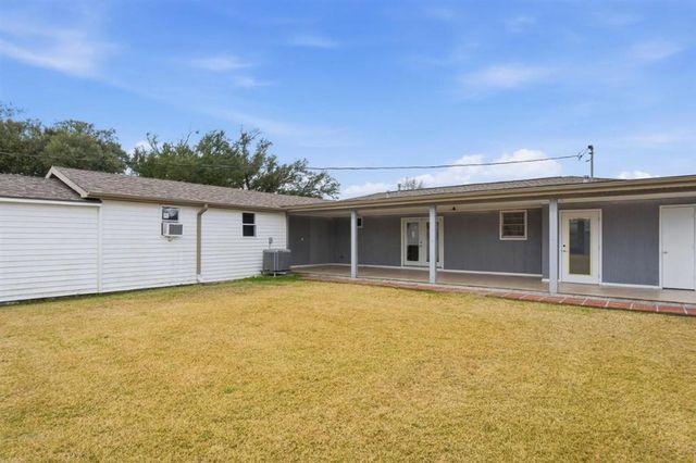 2132 Linda Dr, Westlake, LA 70669