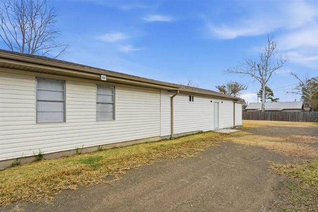 2132 Linda Dr, Westlake, LA 70669