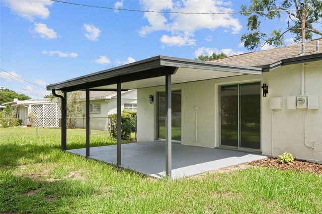 2512 LAKE ELLEN CIRCLE, Tampa, FL 33618