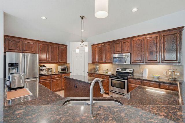 2504 Maple Stream Drive, Fort Worth, TX 76177