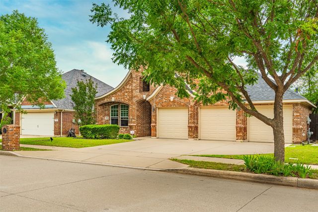 2504 Maple Stream Drive, Fort Worth, TX 76177