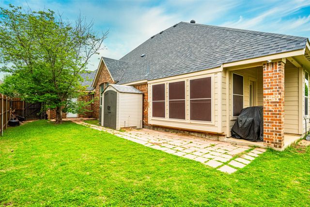 2504 Maple Stream Drive, Fort Worth, TX 76177