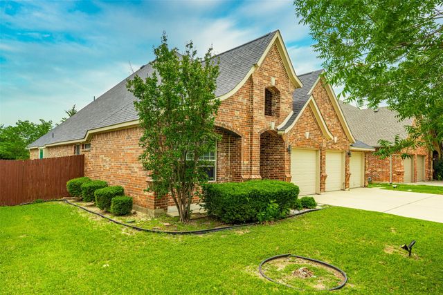 2504 Maple Stream Drive, Fort Worth, TX 76177