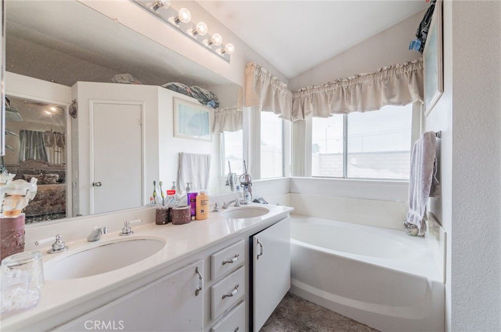 Image 12 of property listing at 2074 Alfalfadale Road, Perris, CA 92571