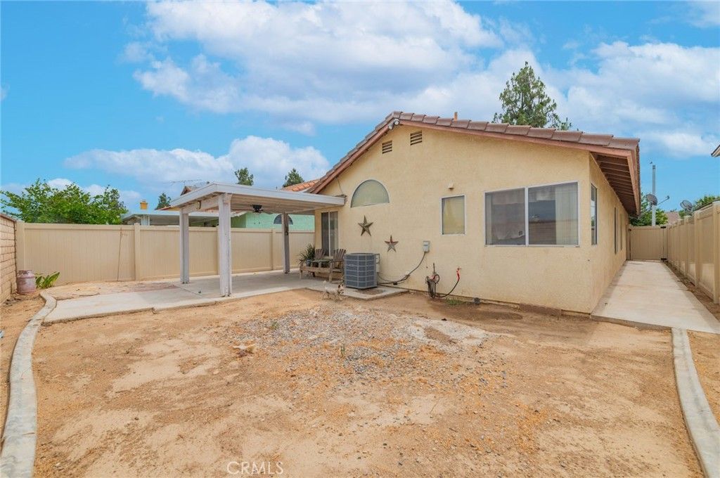 Image 15 of property listing at 2074 Alfalfadale Road, Perris, CA 92571