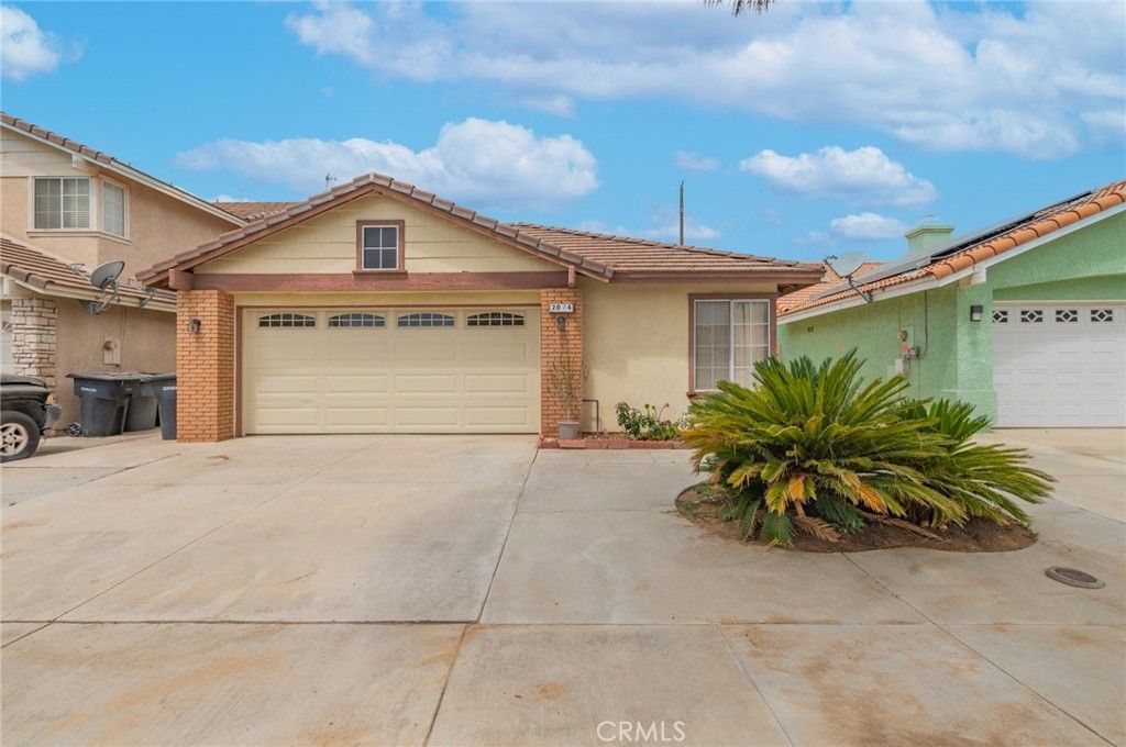 Image 2 of property listing at 2074 Alfalfadale Road, Perris, CA 92571