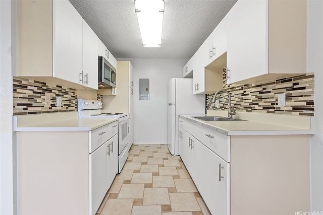 94-716 Paaono Street X6, Waipahu, HI 96797