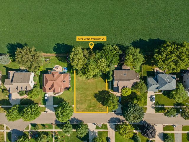 1375 Green Pheasant Lane, Batavia, IL 60510