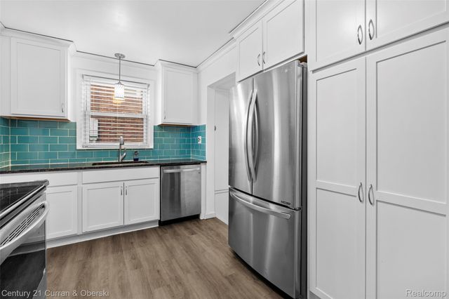 2420 N Connecticut Avenue, Royal Oak, MI 48073