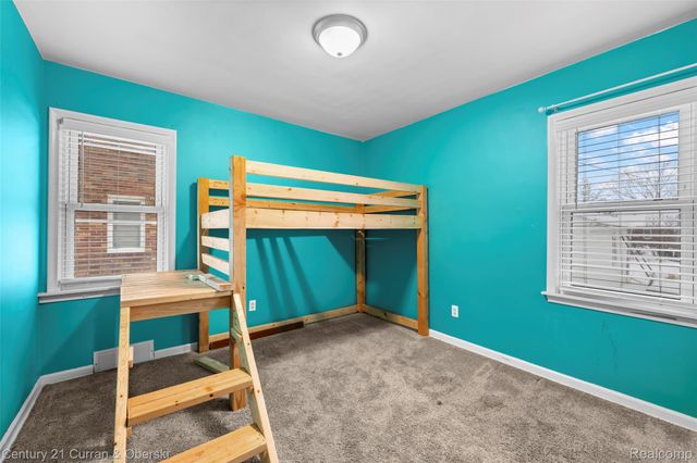 2420 N Connecticut Avenue, Royal Oak, MI 48073