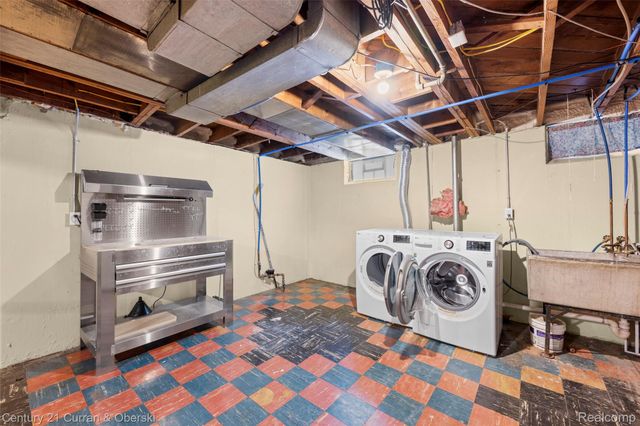 2420 N Connecticut Avenue, Royal Oak, MI 48073