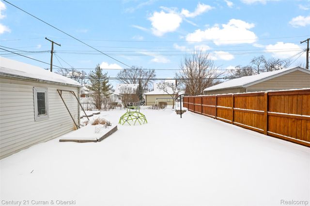 2420 N Connecticut Avenue, Royal Oak, MI 48073