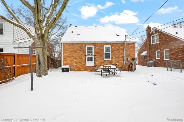 2420 N Connecticut Avenue, Royal Oak, MI 48073