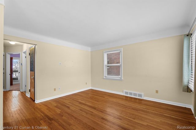 2420 N Connecticut Avenue, Royal Oak, MI 48073